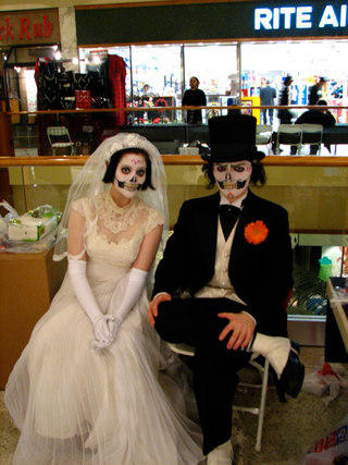 Illustration for article titled Cosplay Abounds at Zombie Fest in Pittsburgh